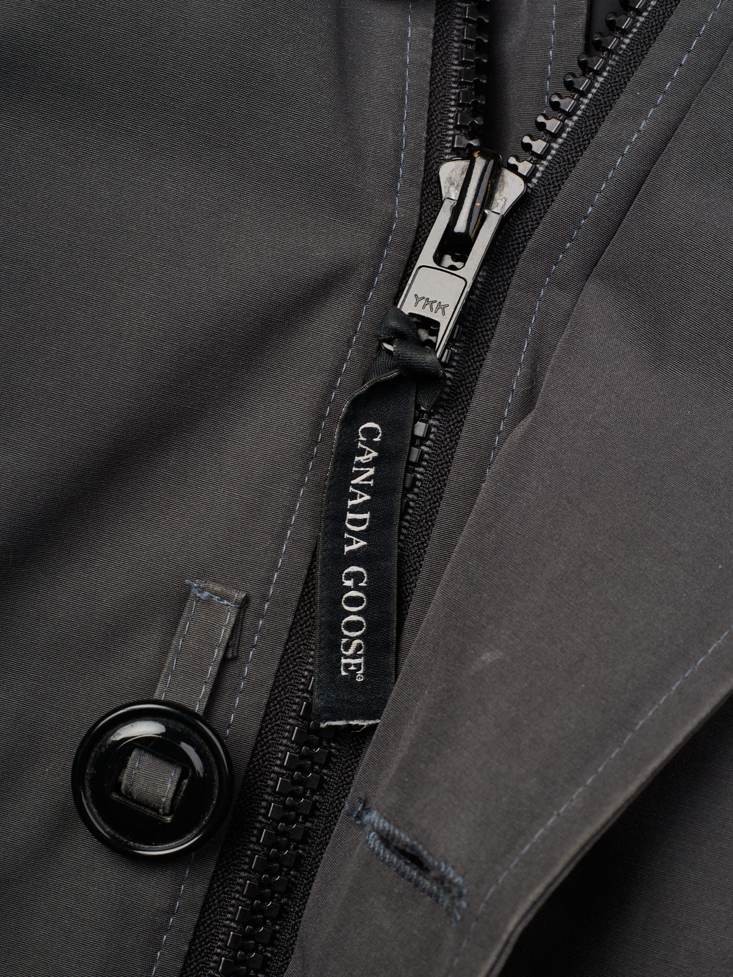 CANADA GOOSE Chateau Parka 3426M Gray Down Jacket Size XL Fur Ruff