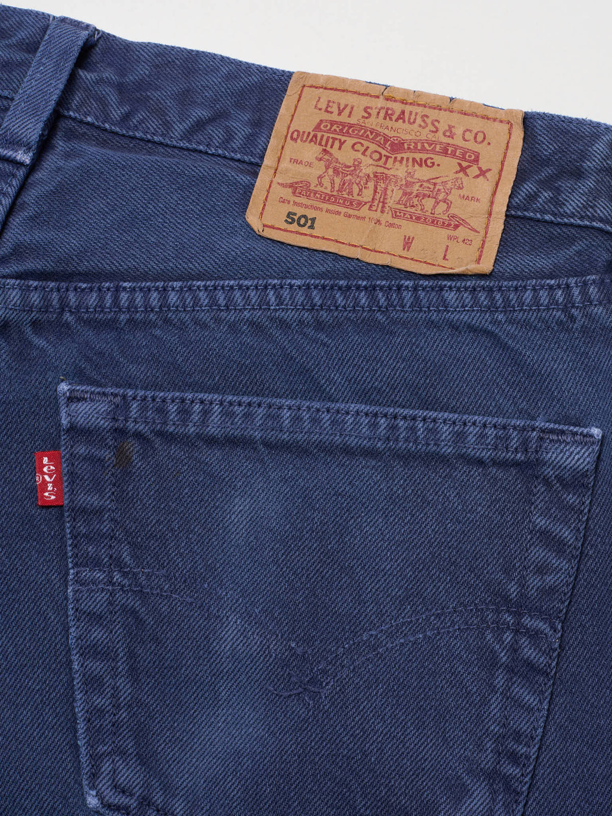 Vintage LEVI'S 501 Straight Fit Blue Tapered Jeans Made in USA