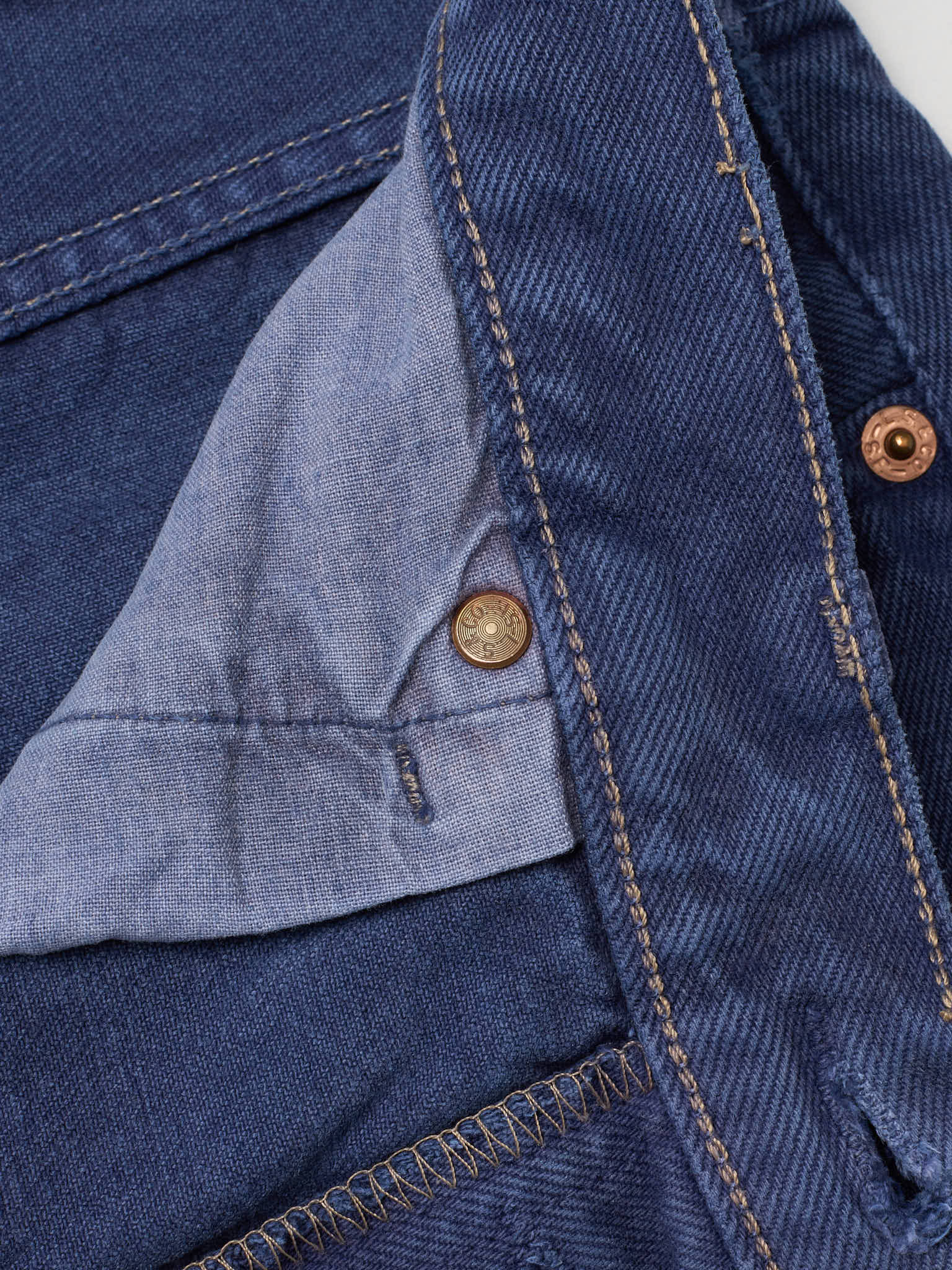 Vintage LEVI'S 501 Straight Fit Blue Tapered Jeans Made in USA