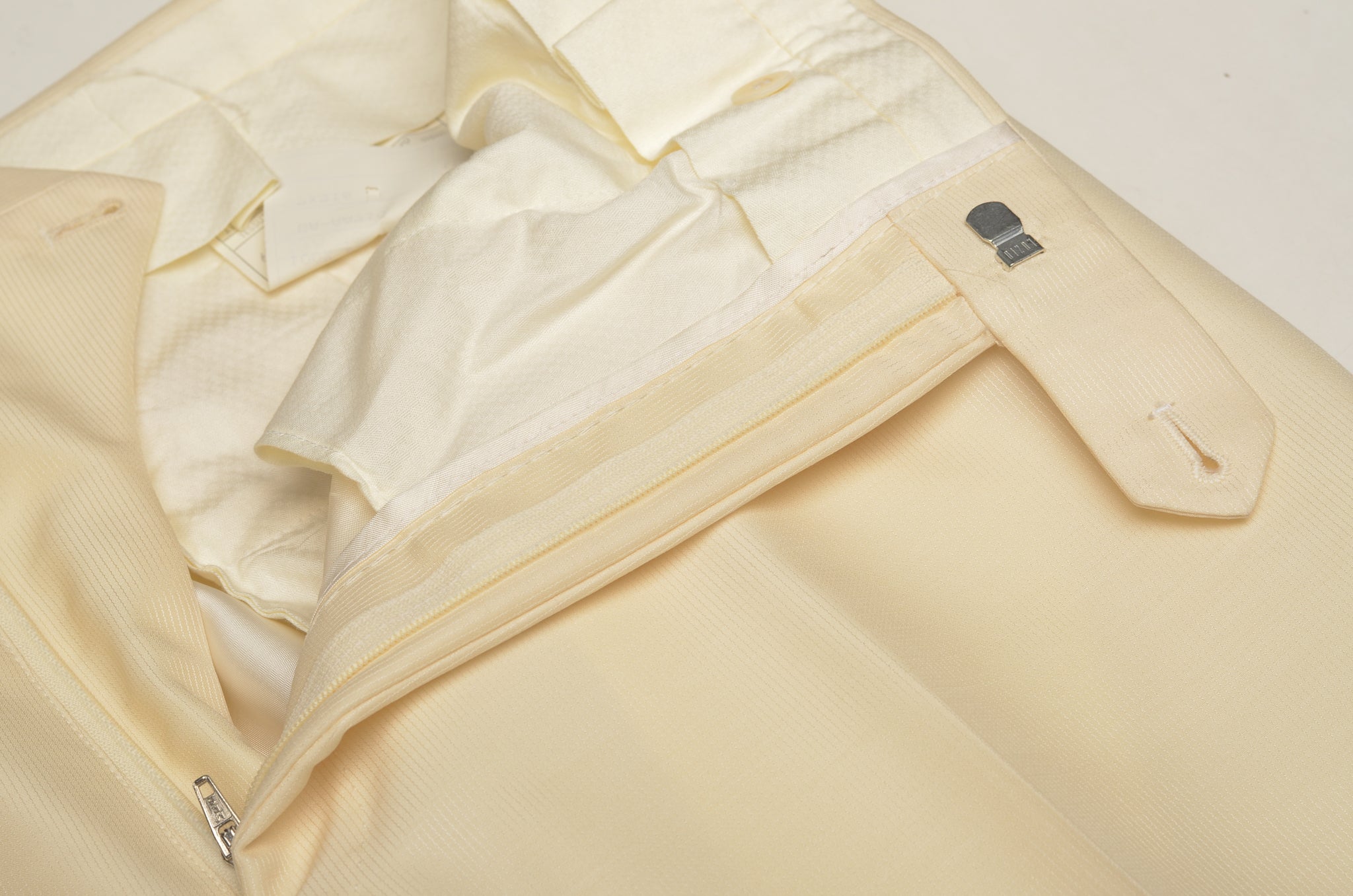 GARY ANDERSON by D'Avenza Cream 1 Button Shawl Collar Tuxedo Suit NEW GARY ANDERSON