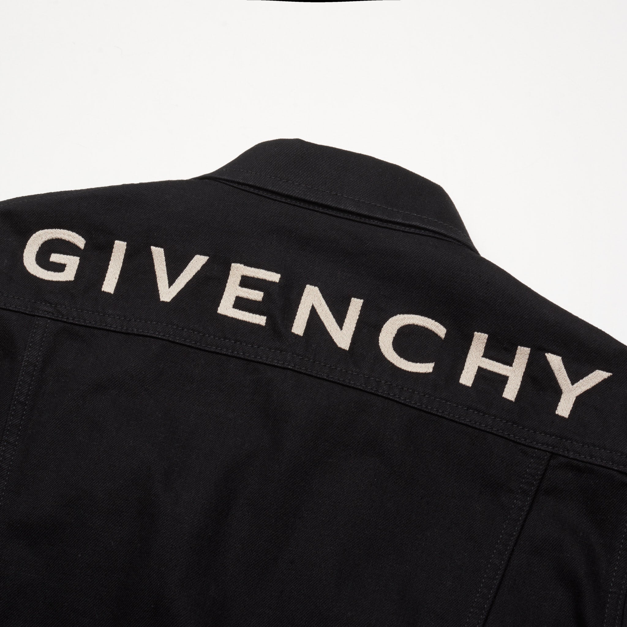 GIVENCHY Paris Black Denim Trucker Denim Jacket NEW L Embroidered Logo GIVENCHY
