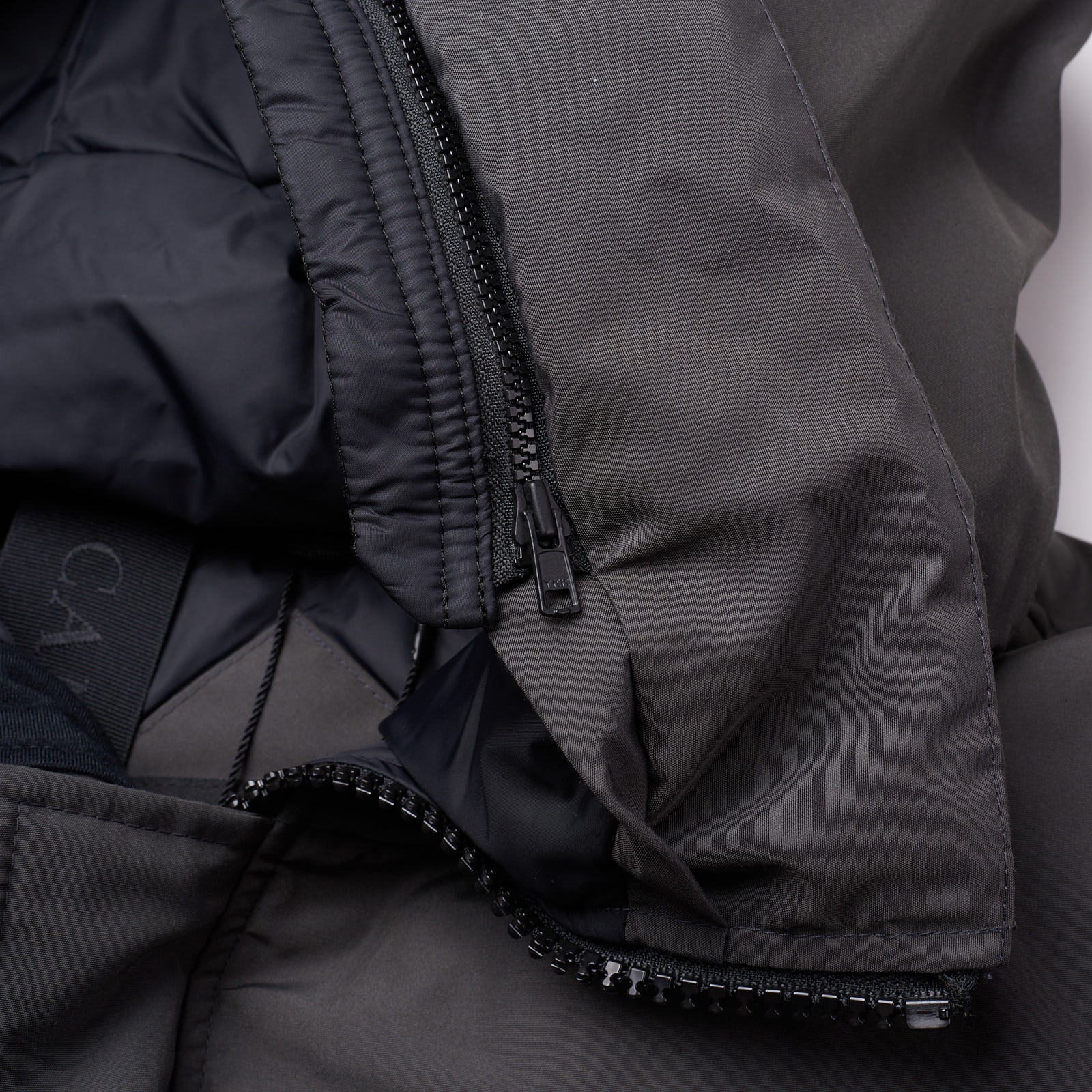 CANADA GOOSE MacMillan 2080M Graphite Down Parka Jacket Coat CANADA GOOSE