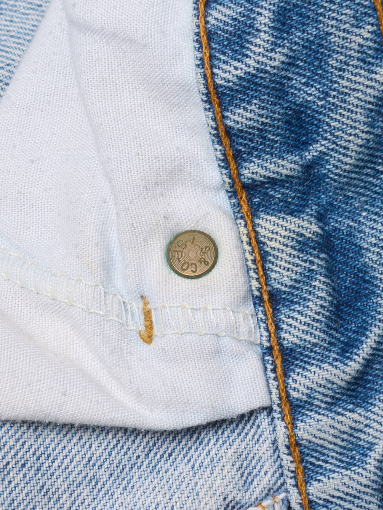 Vintage LEVI'S 505 Orange Tab Faded Blue Cotton Jeans Made in USA